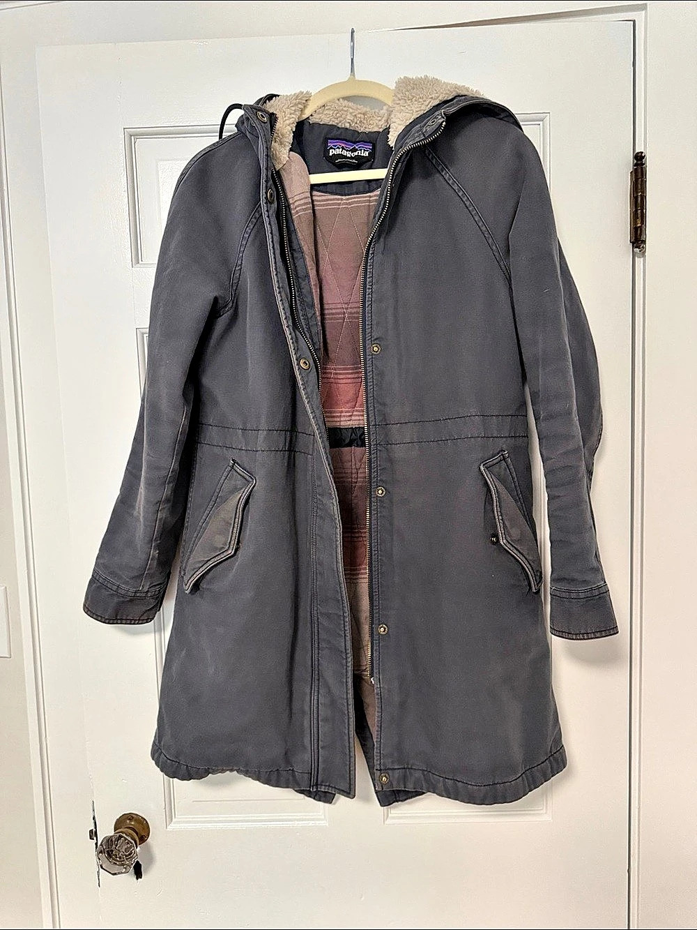 Patagonia Women's Insulated Prairie Dawn Parka Gray & Pink